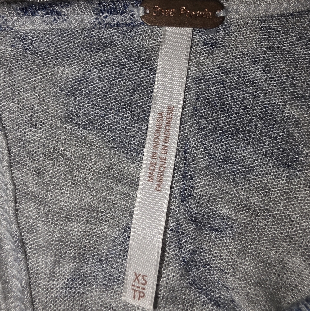 Free People Zoe Printed Blouse Size XS Gray/Blue - Picture 6 of 10